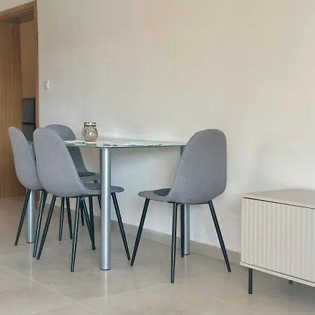 Apartment By The Sea - 22235