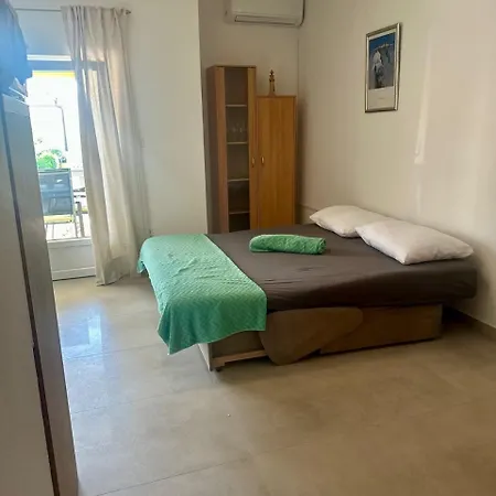 Apartment By The Sea - 22235